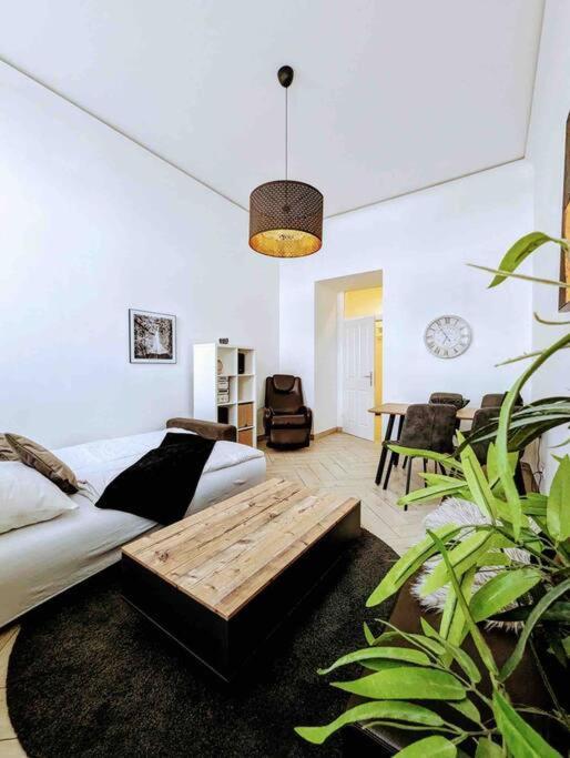 Luxury Cityapartment 2 Виена Екстериор снимка